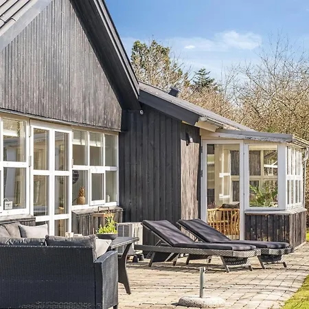 Karmen - 250m To The Fjord By Interhome