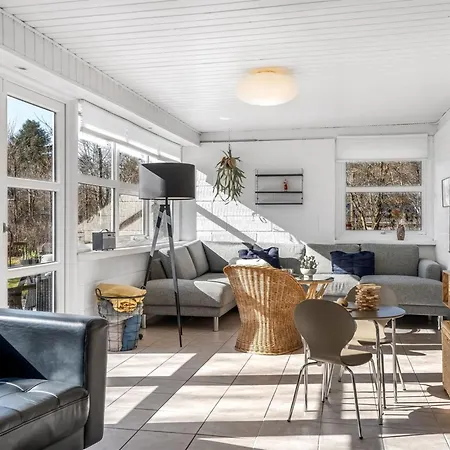 Karmen - 250m To The Fjord By Interhome *