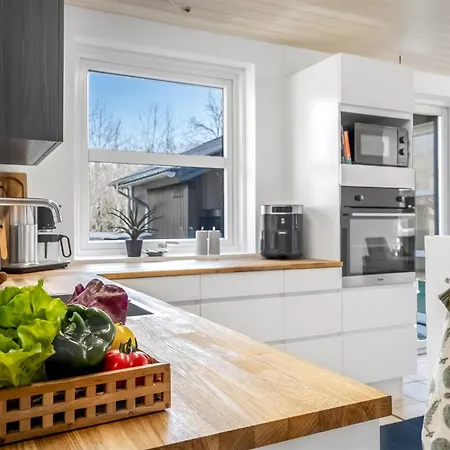 Karmen - 250m To The Fjord By Interhome *