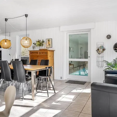 Karmen - 250m To The Fjord By Interhome *