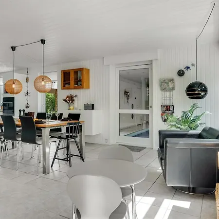 Karmen - 250m To The Fjord By Interhome