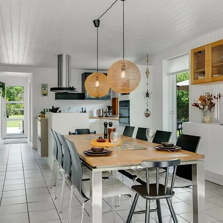 Karmen - 250m To The Fjord By Interhome Feriehus